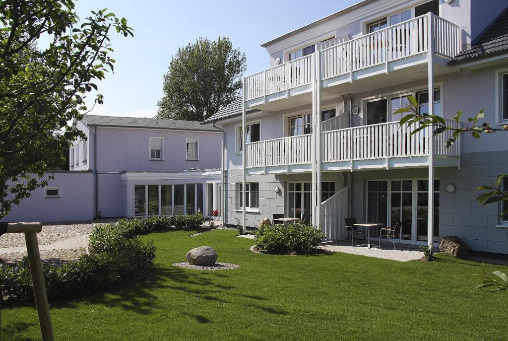 Aparthotel Saatmann Garni Аренсхоп Екстериор снимка